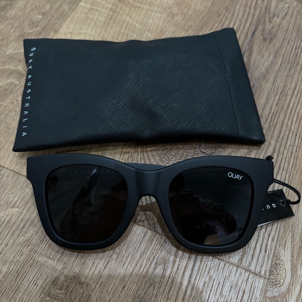 NWT Quay Black Sunglasses